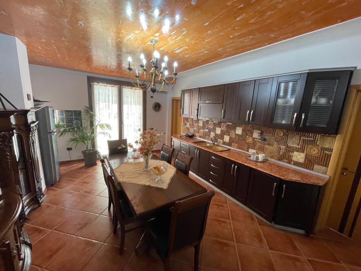 Venus - Cozy Apt With Terrace Vlorë Esterno foto