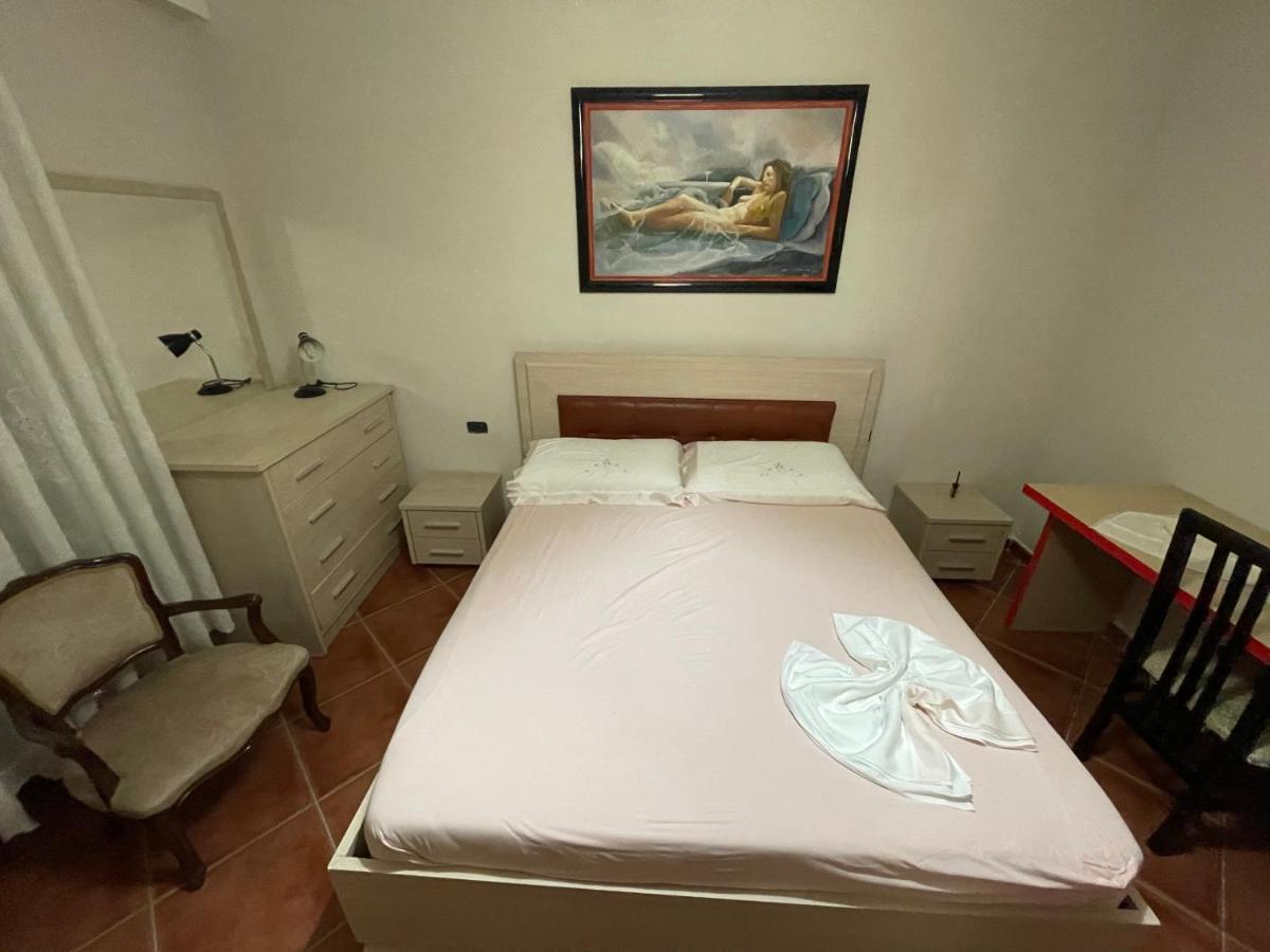 Venus - Cozy Apt With Terrace Vlorë Esterno foto